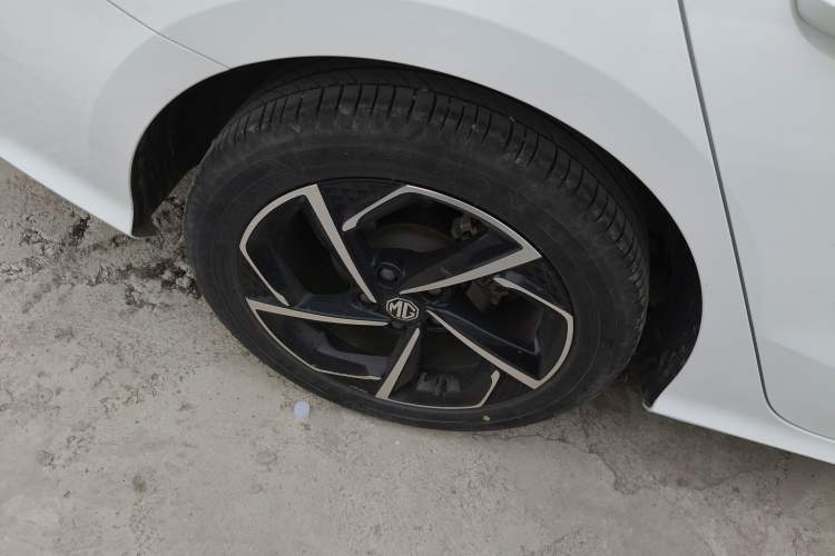 Used MG 5 2021 Revised 300TGI DCT Qingshè Luxurious Enjoyment Edition
