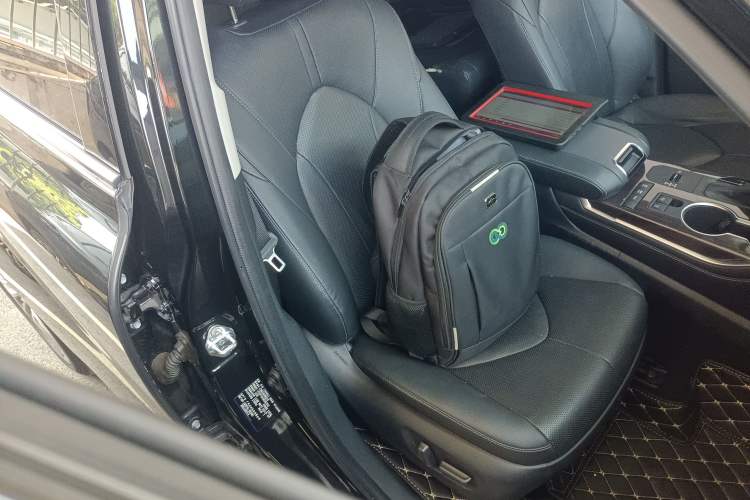 Used Toyota Highlander 2022 Dual-Engine 2.5L Four-Wheel Drive Supreme Edition 7-Seater Right Front Seat