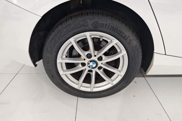 Used BMW 1 Series 2013 Facelifted 118i Leading Edition Exterior 4