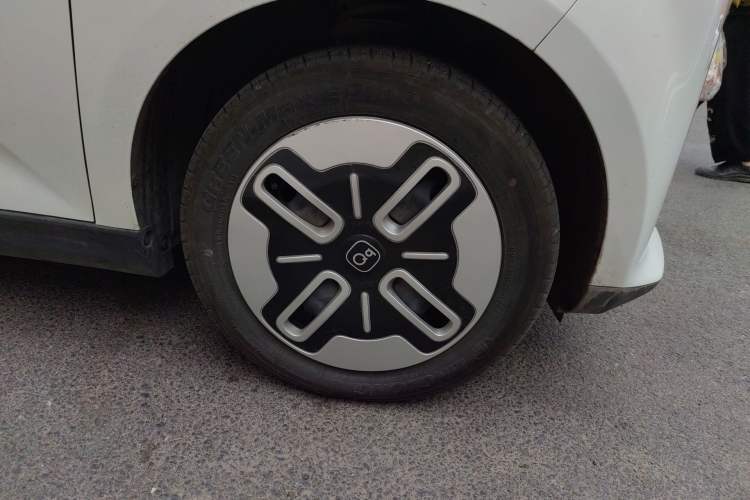 Used Chery Domi 2025 Model 305km Comfort Edition Right Front Wheel Hub