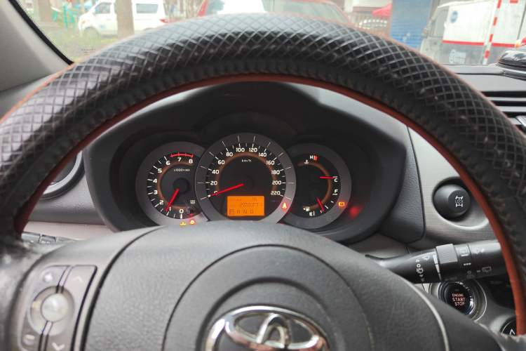 Used Toyota RAV4 2009 2.4L Automatic Luxury Navigation Edition