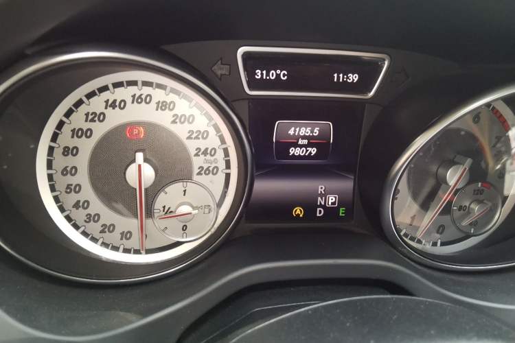 Used Mercedes-Benz CLA 2015 CLA 220 4MATIC Odometer Close Up