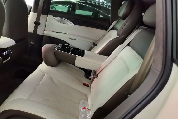 Used IM LS7 2023 100kWh Lux Rear-Drive Version