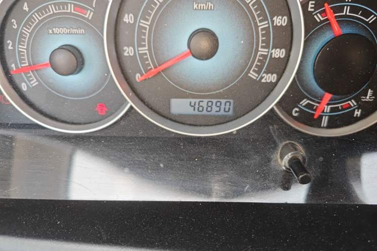 Used FAW Weizhi V5 2013 1.5L Manual Entry-Level Model China IV Standard Odometer Close Up