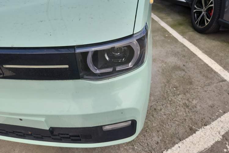 Used Wuling Hongguang MINIEV 2022 Macaron Premium Model – Lithium Ternary Battery
