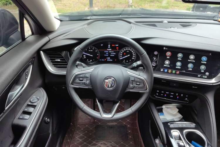 Used Buick Envision 2022 Encore Plus 652T Five-Seat Luxury Model
