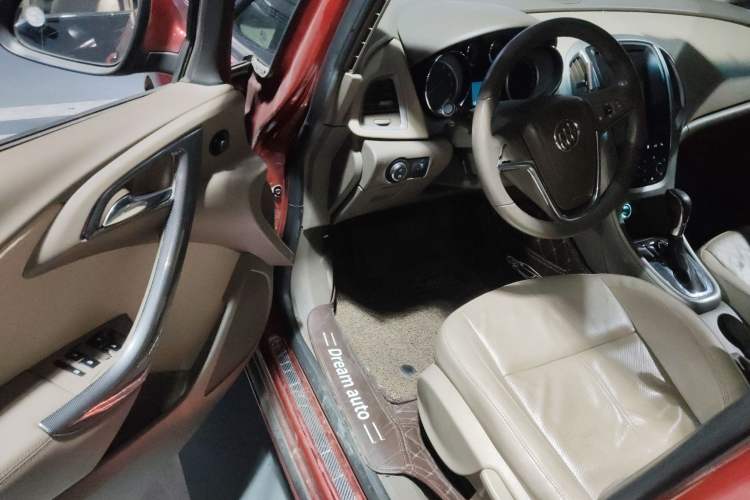 Used Buick GT 2011 GT 1.8L Automatic Fashion Edition Leather Model Driver Seat