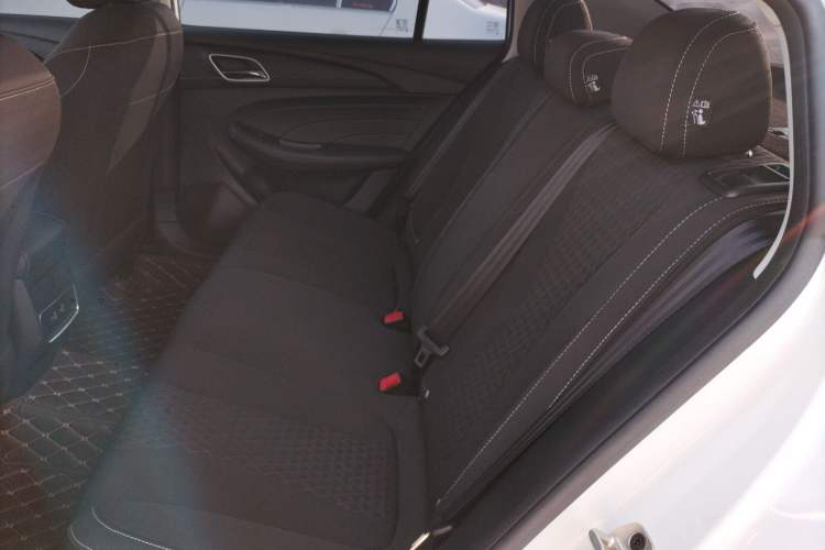 Used Roewe i5 2020 1.5L Manual 4G Connect Luxury Edition
