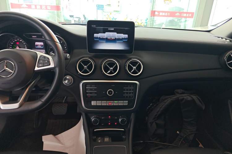 Used Mercedes-Benz GLA 2019 GLA 200 Fashion Model Audio And AC Panel