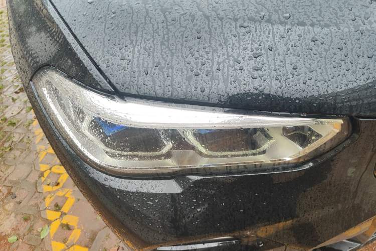 Used BMW X5 2021 xDrive40i Luxury Model with M Sport Package Right Front Headlight