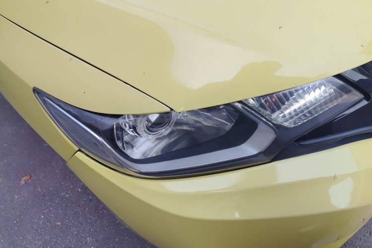 Used Honda Fit 2014 1.5L LX CVT Comfort Model Right Front Headlight