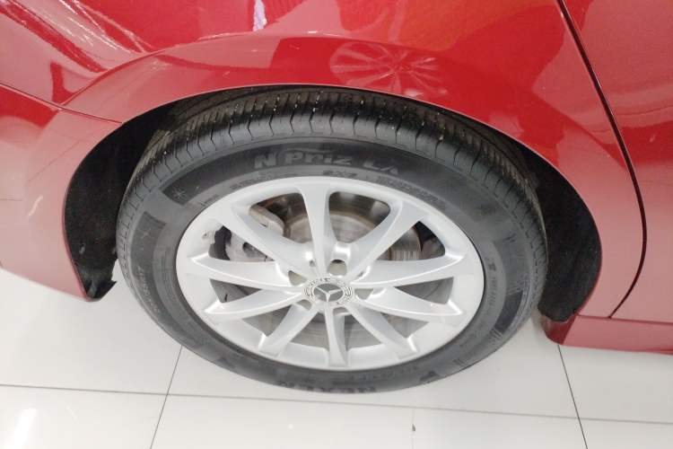Used Mercedes-Benz A-Class 2022 Restyled A 200 L Sport Sedan Dynamic Version Right Rear Wheel Hub