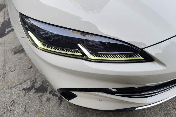 Used BYD Seal 06 New Energy 2024 DM-i 120KM Luxury Model Right Front Headlight