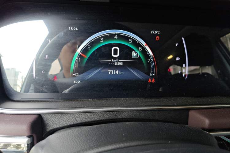 Used GAC Trumpchi M6 2023 PRO 270T DCT Luxury Edition Odometer Close Up