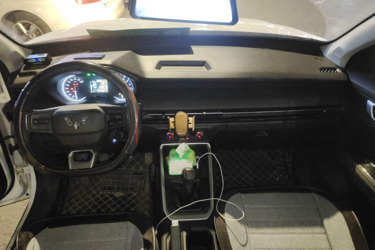 Used Wuling Alvez 2022 1.5L Manual Free-Style Model