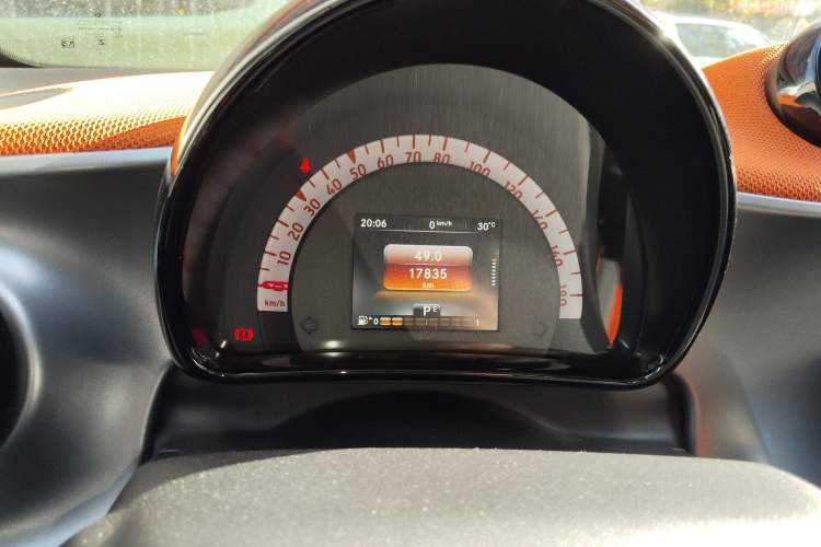 Used smart fortwo 2015 1.0L 52 kW Hardtop Passion Edition Instrument Cluster