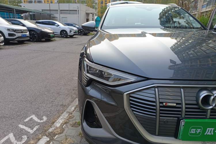 Used Audi e-tron 2021 50 quattro Prestige Edition Right Front Headlight