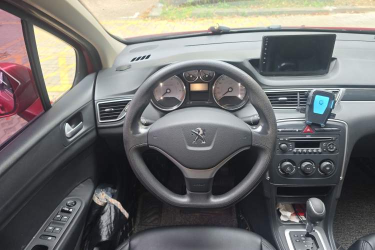 Used Peugeot 308 2013 1.6L Automatic YouShang Model Steering Wheel