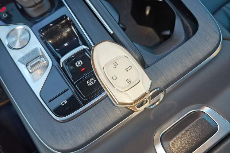 Used GAC Trumpchi GS8 2022 Linghang Series 2.0 TGDI Two-Wheel-Drive Luxury Smart Connectivity Version (7 Seats)