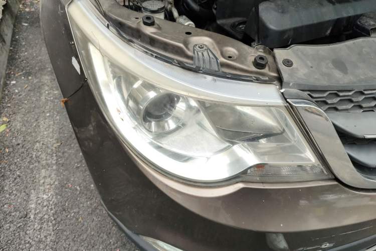 Used Baojun 730 2014 1.5L Manual Luxury Navigation ESP Version 7 Seats Right Front Headlight