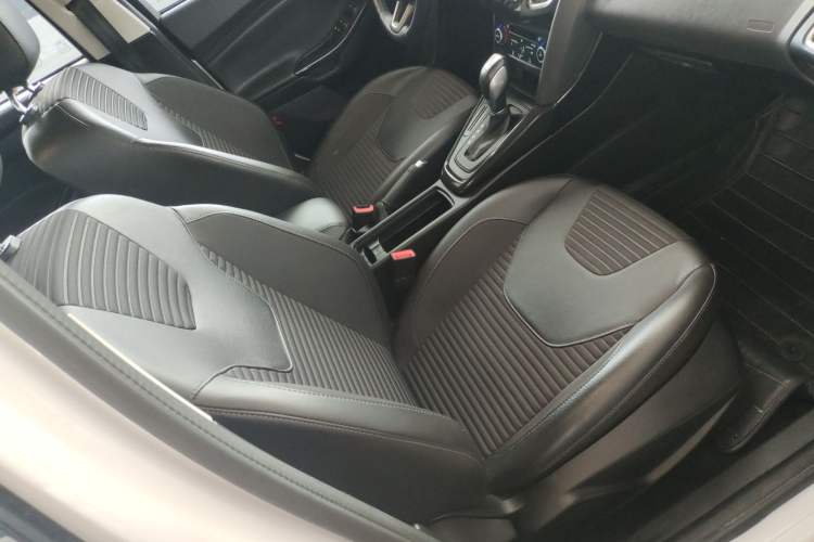 Used Ford Focus 2017 Sedan 1.6L Automatic Fashion Edition Smart Drive Version
