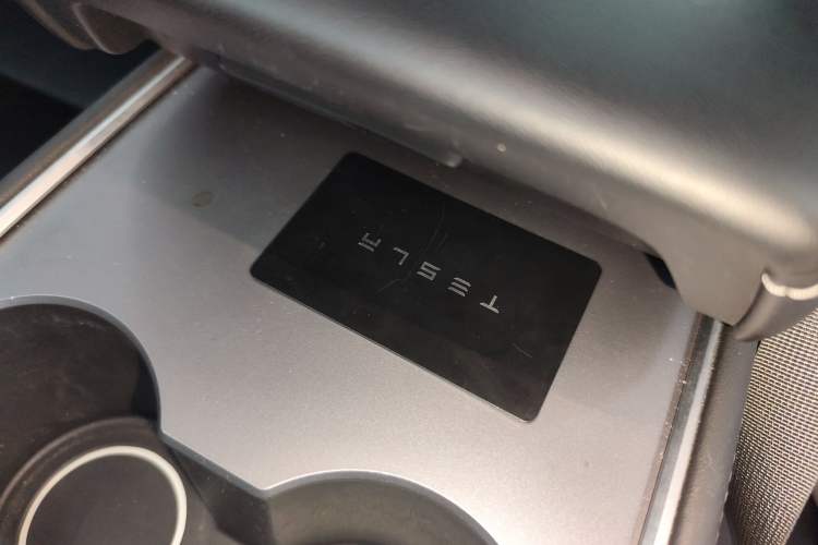 Used Tesla Model Y 2024 Rear-Wheel-Drive Version Interior 1