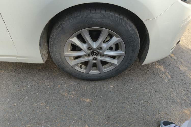 Used Mazda 3 Axela 2017 Sedan 1.5L Automatic Luxury Model Emission Standard China V Right Front Wheel Hub