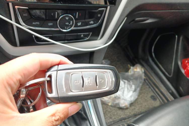 Used Geely Auto Emgrand 2016 Sedan 1.5L CVT Upward Version