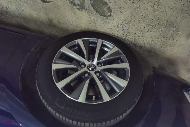 Used Lexus ES 2020 300h Premier Edition Exterior 4