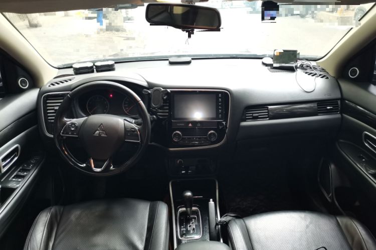 Used Mitsubishi Outlander 2018 2.0L Two-Wheel-Drive Jiale Edition 7-Seater

