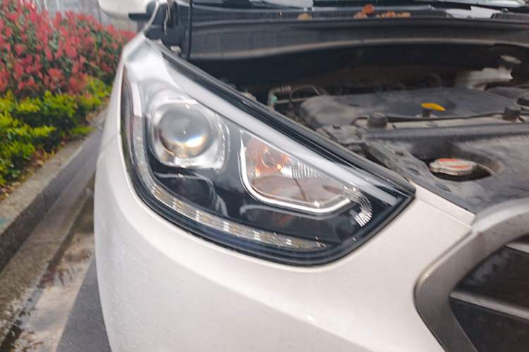 Used Hyundai ix35 2013 2.0L Automatic Two-Wheel Drive Smart GLS China IV Standard
