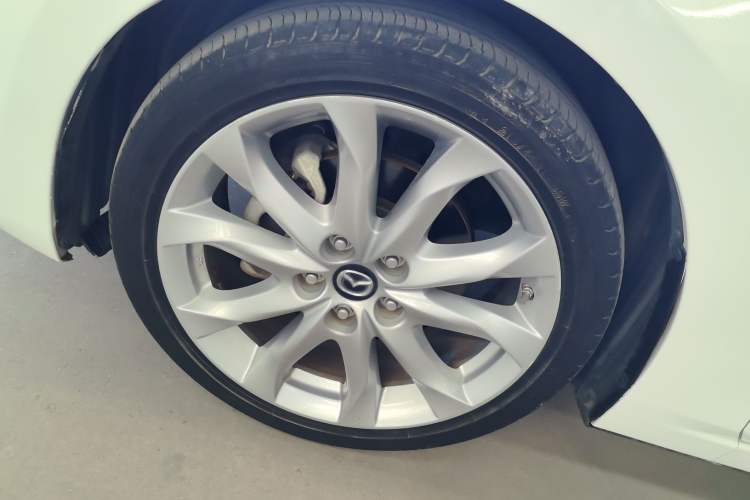 Used Mazda Mazda 3 Axela 2016 Sedan 2.0L Automatic Sport Model