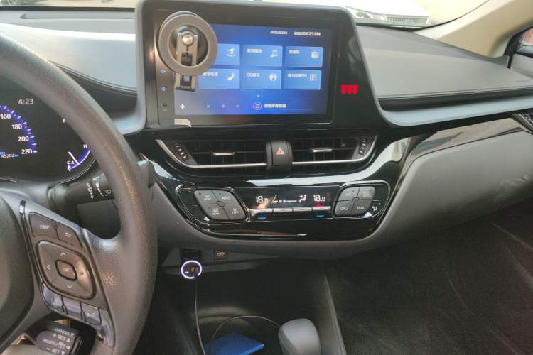 Used Toyota IZOA 2021 Dual-Motor 2.0L Yixiang Edition