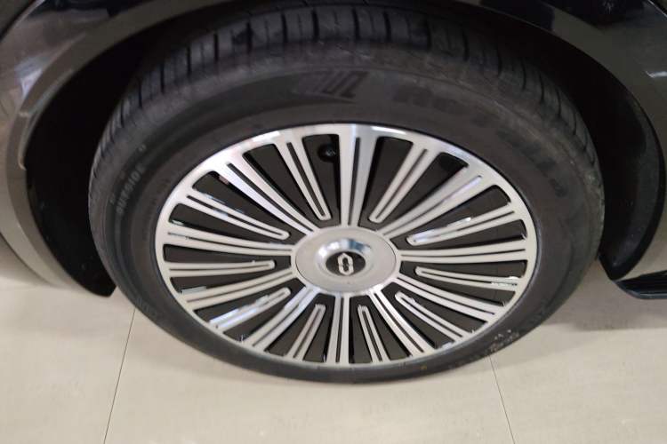 Used Hima AITO M8 2025 Extended-Range Max+ Version 53.4 kWh 6-Seater Edition
