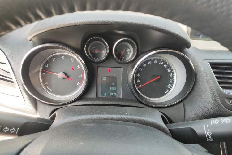 Used Buick Encore 2013 1.4T Automatic Two-Wheel Drive Elite Model Instrument Cluster