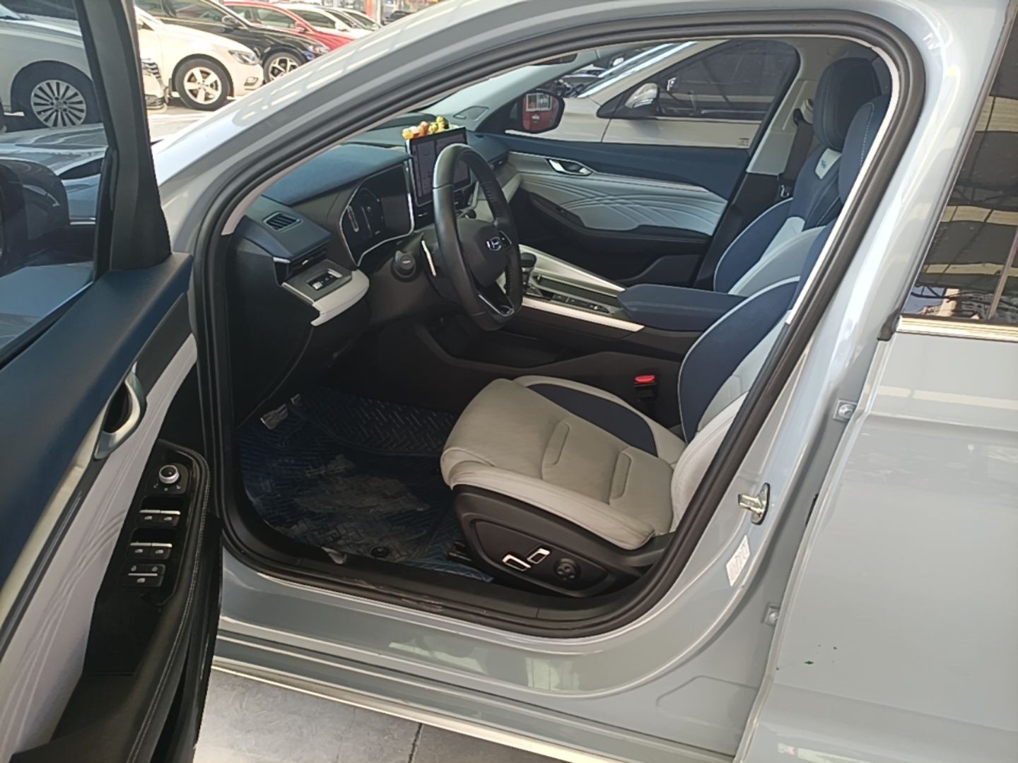 Geely Auto Preface 2023 2.0TD Prestige Version — снимка 17