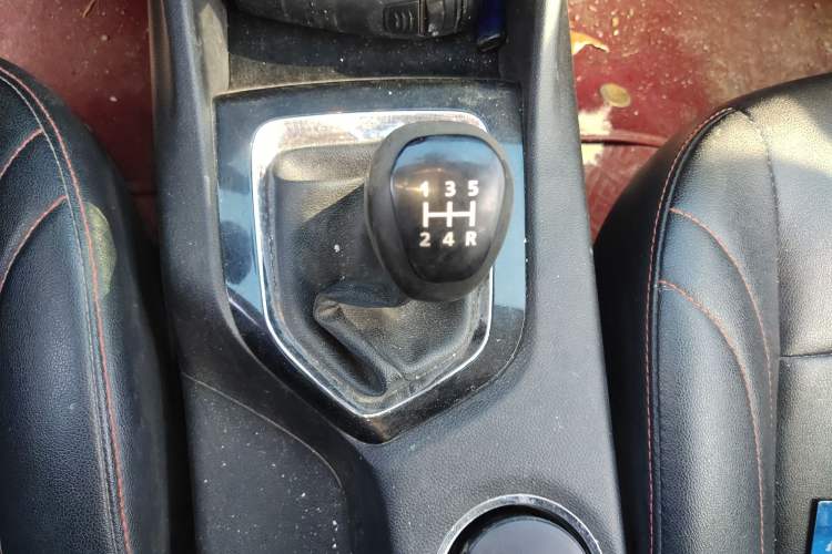 Used Soueast DX3 2018 1.5L Manual Luxury Model Gear Lever