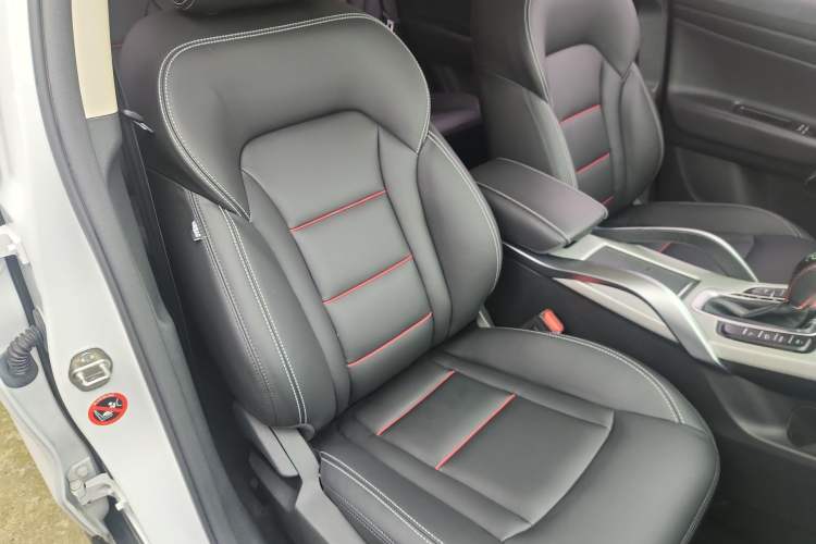 Used Geely Auto Emgrand X7 Sport 2018 1.8TD Automatic Two-Wheel Drive Smart Connect 4G Internet Edition Right Front Seat