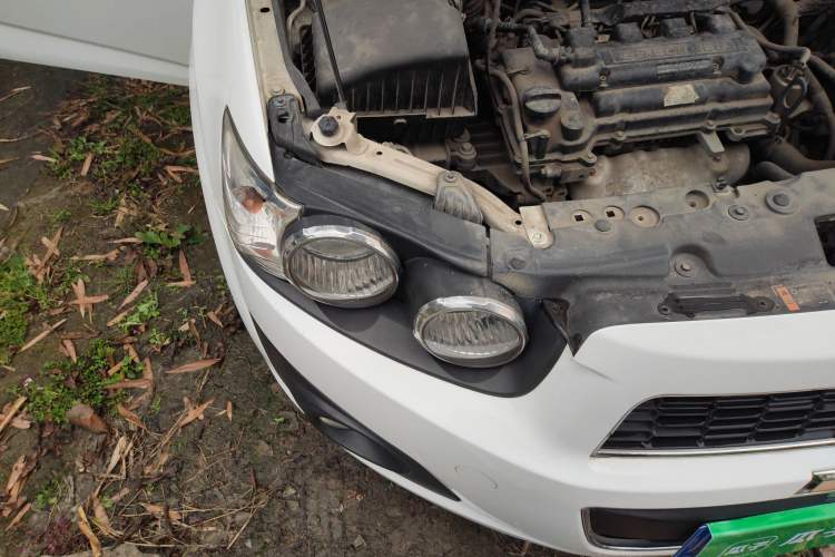 Used Chevrolet Aveo Sonic 2011 Sedan 1.4L Manual Transmission SE