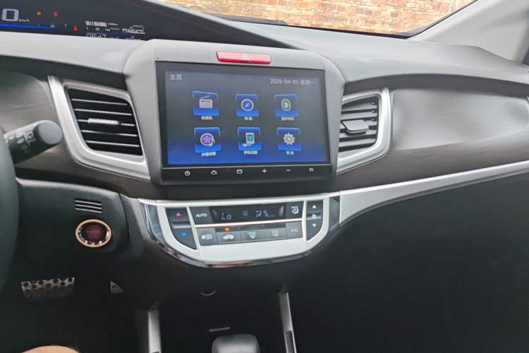 Used Honda Jade 2016 1.8L Automatic Comfort Elite Version 5 Seats Audio And AC Panel