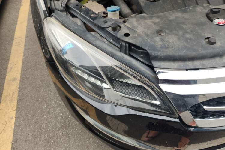 Used Zotye Domy X5 2017 Upgraded Model 1.5T CVT Landlord Edition Right Front Headlight