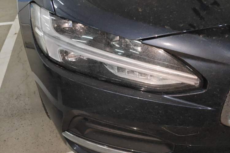 Used Volvo S90 2022 B5 Zhiyuan Luxury Edition Right Front Headlight