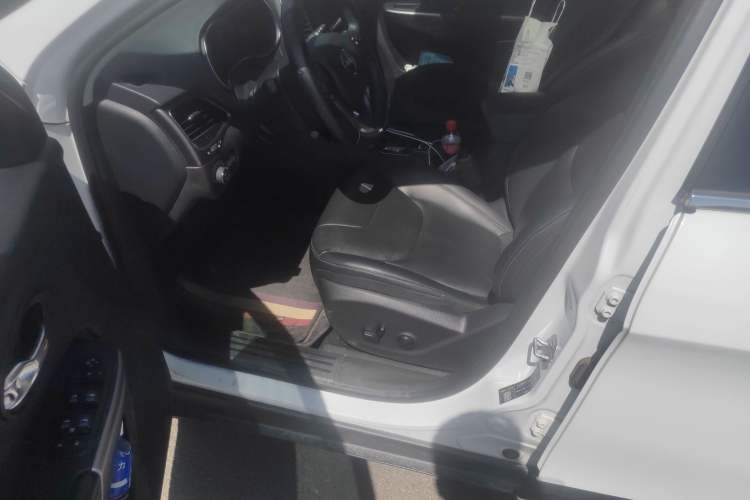 Used Jeep Cherokee 2020 2.0T Two-Wheel Drive Leading Edition Driver Seat