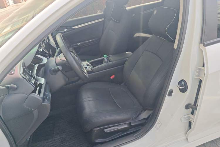 Used Honda Civic 2016 220TURBO CVT Luxury Edition Left Front Seat