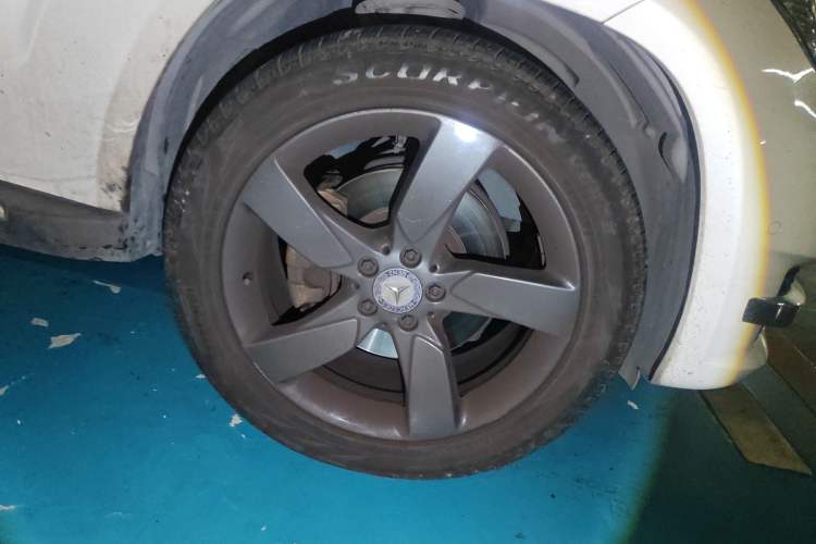 Used Mercedes-Benz GLK-Class 2013 GLK 300 4MATIC Dynamic Sunroof Model