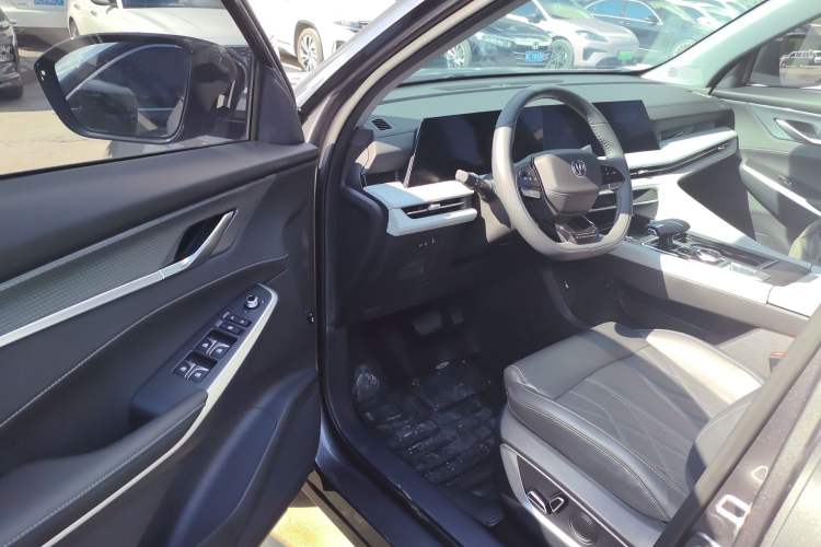 Used CHANGAN CS75 PLUS 2024 3rd Generation Champion Edition 1.5T Intelligent Drive Dynamic Model
