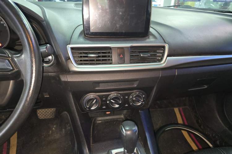 Used Mazda 3 Axela 2017 Sedan 1.5L Automatic Comfort Model Emission Standard China V