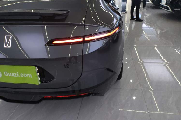 Used Avatr 12 2025 Updated Ultra All-Electric Four-Wheel Drive Exterior 3