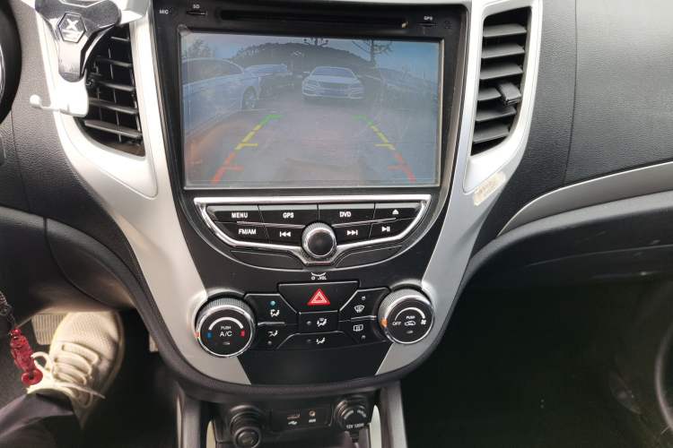 Used CHANGAN CS35 2014 1.6L Automatic Luxury Model China IV Standard
