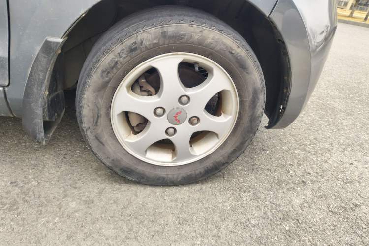 Used Wuling Hongguang 2010 1.4L Comfort Version Right Front Wheel Hub